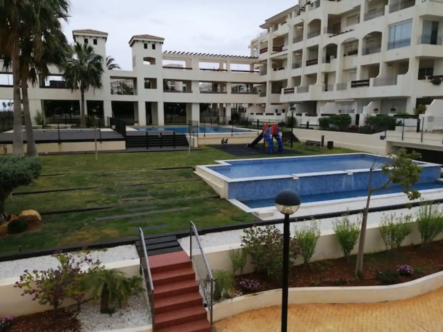 Wohnung zur Miete in Avenida Ciudad de Cádiz, 1, El Sabinar – Urbanizaciones – Las Marinas – Playa Serena Schwimmbecken von Wohnung zur Miete in Roquetas de Mar mit Klimaanlage, Heizung und Privatgarten