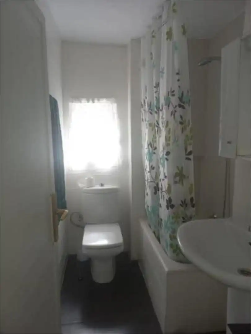 Bany de Apartament de lloguer en Salamanca Capital