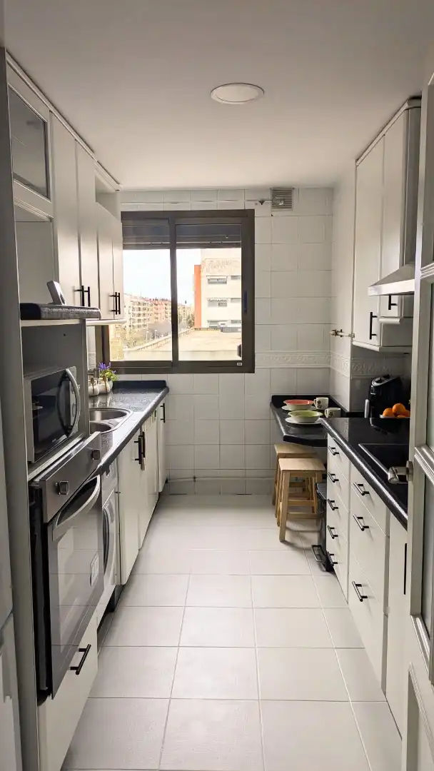 Habitació a Calle Escritora Gloria Fuertes, 12, Vista Alegre - Parque Cruz Conde Habitació a Calle Escritora Gloria Fuertes, 12, Vista Alegre - Parque Cruz Conde