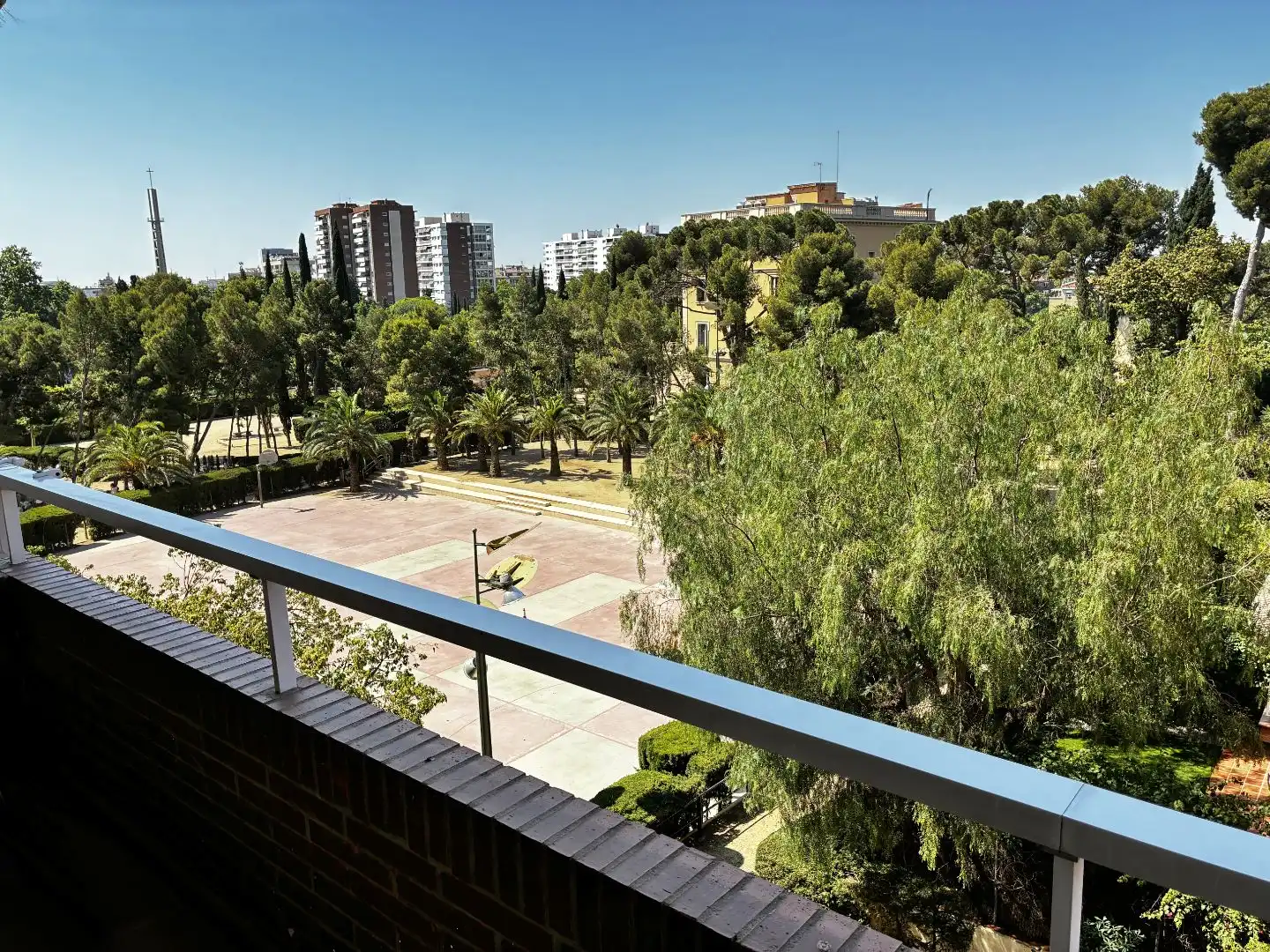 Pis en venda a Carrer del Riu de L'or, 37, Sarrià Vista exterior de Pis en venda en Barcelona Capital amb Terrassa