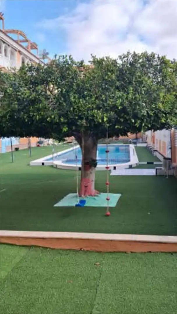 Geschaftsraum zur Miete in Los Narejos - Punta Calera Schwimmbecken von Geschaftsraum zur Miete in Los Alcázares mit Klimaanlage