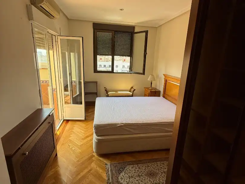 Flat for rent in Calle de Raimundo Fernández Villaverde, 37, Cuatro Caminos - Azca Bedroom of Flat for rent in Madrid Capital with Air Conditioner and Terrace