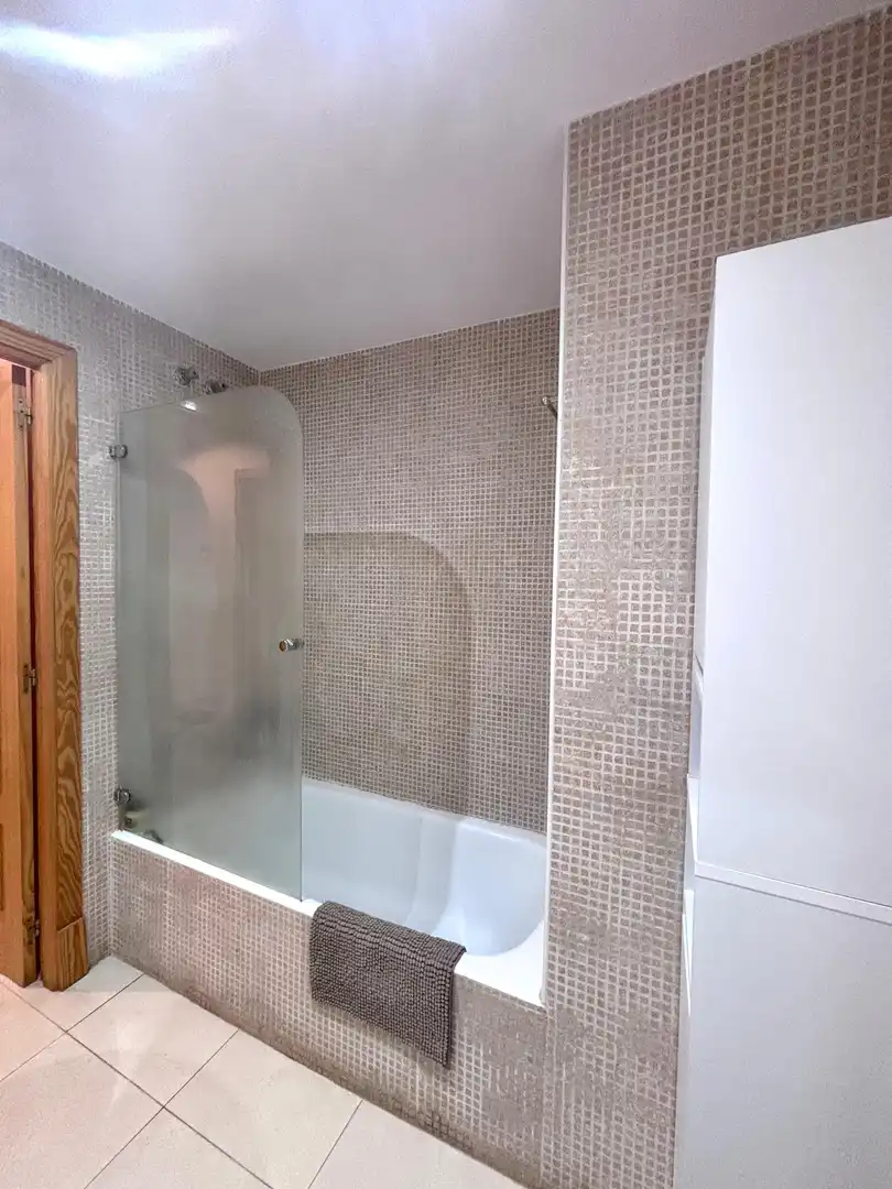 Flat for rent in Carrer de Santa Margalida, 7, Sa Torre Bathroom of Flat for rent in Llucmajor with Air Conditioner, Heating and Private garden
