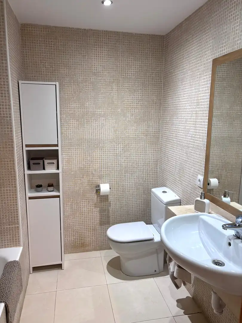 Flat for rent in Carrer de Santa Margalida, 7, Sa Torre Bathroom of Flat for rent in Llucmajor with Air Conditioner, Heating and Private garden