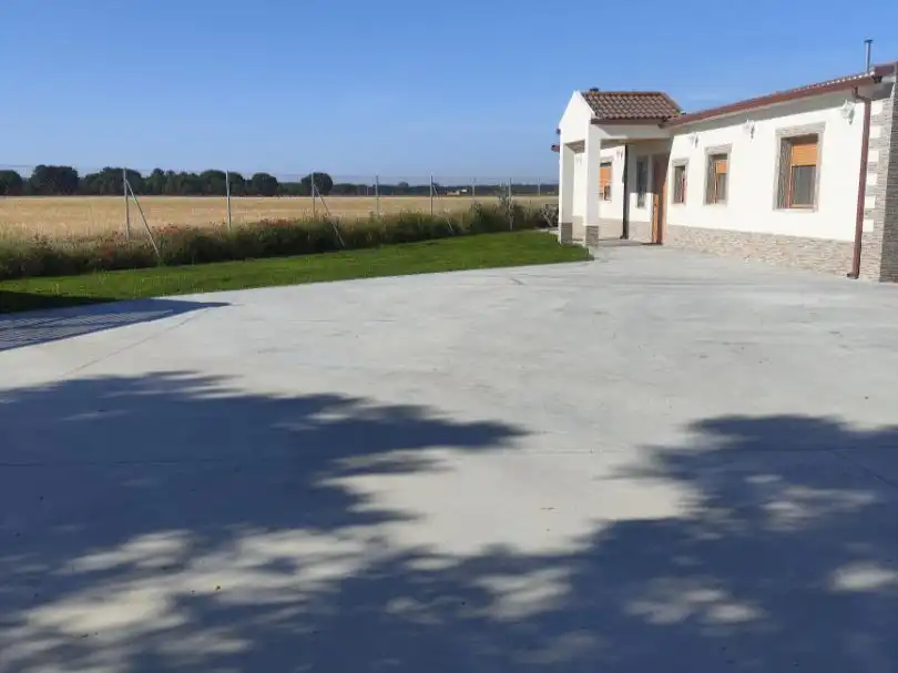 Finca rústica en venda a Calle Empedrada, 23, Alcazarén Aparcament de Finca rústica en venda en Alcazarén