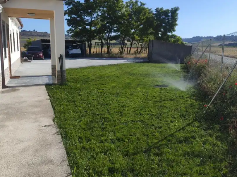 Finca rústica en venda a Calle Empedrada, 23, Alcazarén Jardí de Finca rústica en venda en Alcazarén