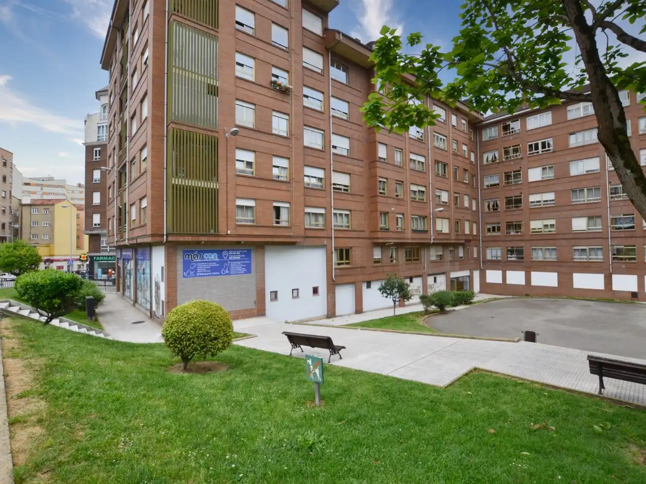 Pis en venda a Calle Tirso de Avilés, 3, Teatinos - Los Prados Vista exterior de Pis en venda en Oviedo