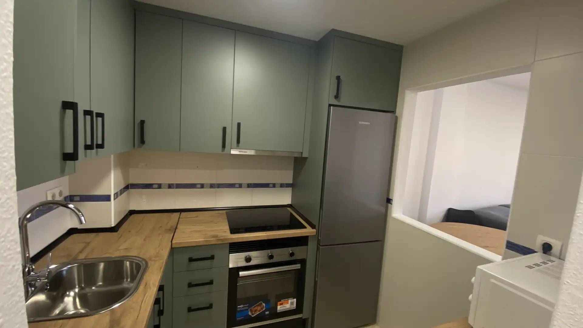 Flat for sale in Calle Miguel Rueda, 64, Aguadulce Norte Kitchen of Flat for sale in Roquetas de Mar with Air Conditioner, Terrace and Swimming Pool