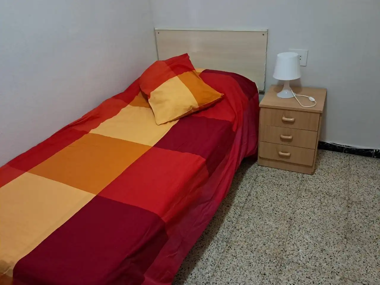 Habitación de Piso de alquiler en Manresa con Calefacción, Amueblado y Balcón