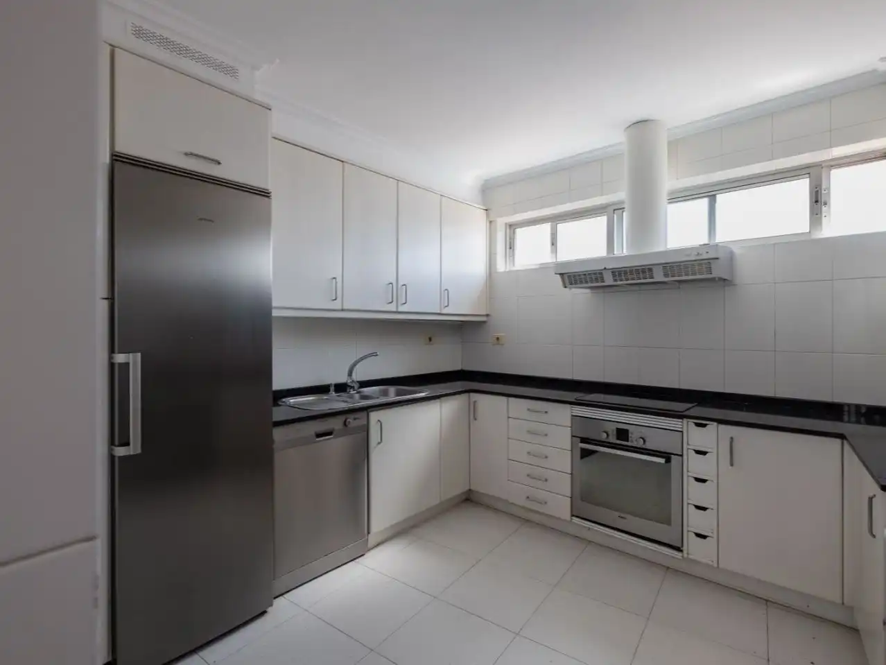 Cocina de Dúplex en venta en Vigo  con Terraza