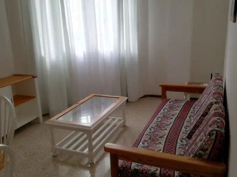 Apartamento de alquiler en Calle Canalejas, 44, Arenales - Lugo - Avda. Marítima Sala de estar de Apartamento de alquiler en Las Palmas de Gran Canaria con Amueblado
