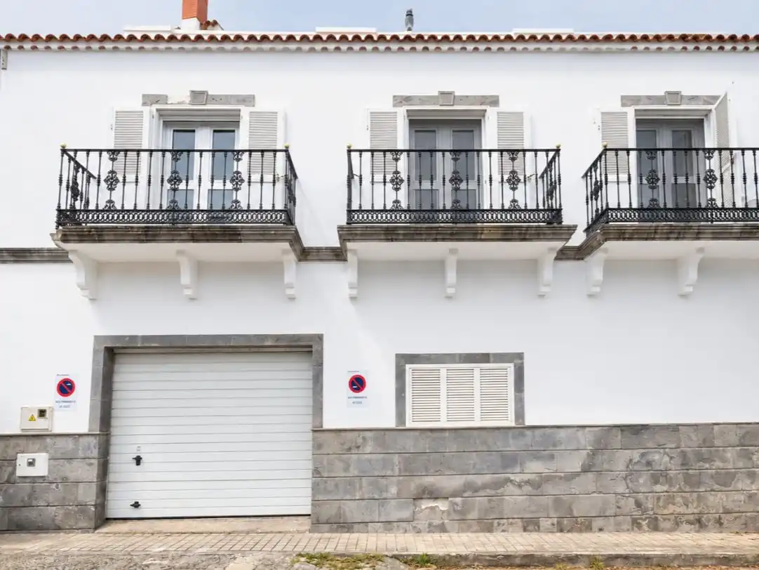 Houses for sale in Calle Calvario, 10, San Lorenzo Houses for sale in Calle Calvario, 10, San Lorenzo