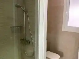 Flat for rent in Avenida Rafael Cabrera, 19, Triana Bathroom of Flat for rent in Las Palmas de Gran Canaria with Terrace, Storage room and Furnished