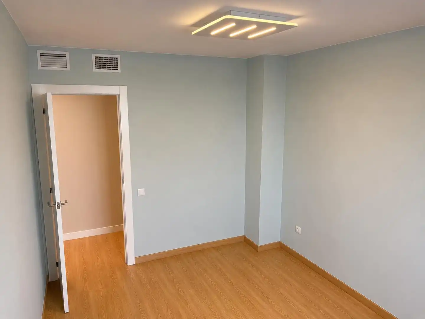 Flat for sale in Calle de Pablo Neruda, 20, Grancasa Flat for sale in Zaragoza with Air Conditioner, Heating and Private garden