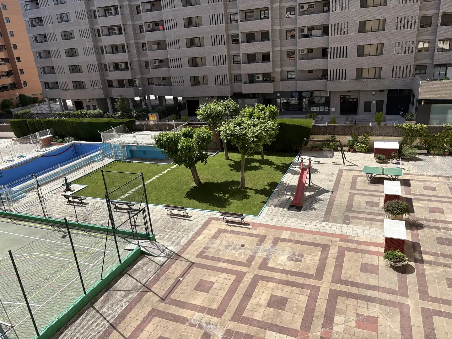 Flat for sale in Calle de Pablo Neruda, 20, Grancasa Swimming pool of Flat for sale in Zaragoza with Air Conditioner, Heating and Private garden