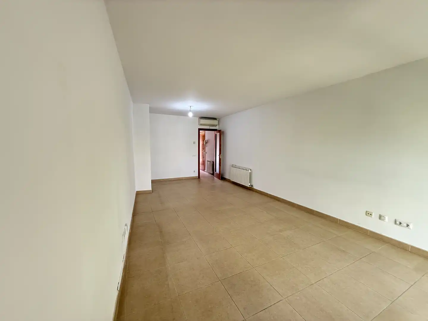 Pis en venda a Carrer del Carme, 127, Carme - Vistalegre Sala d'estar de Pis en venda en Girona Capital amb Aire condicionat i Balcó