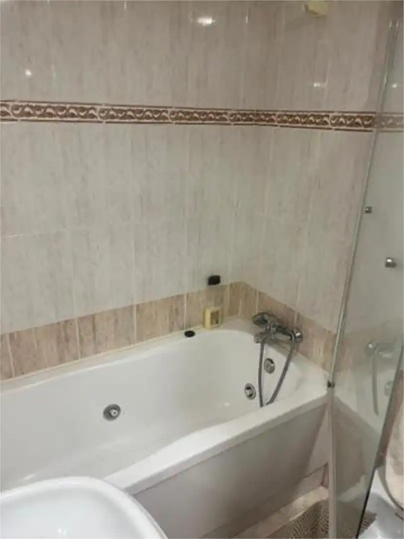 Baño de Piso de alquiler en Castellón de la Plana / Castelló de la Plana con Calefacción, Jardín privado y Terraza