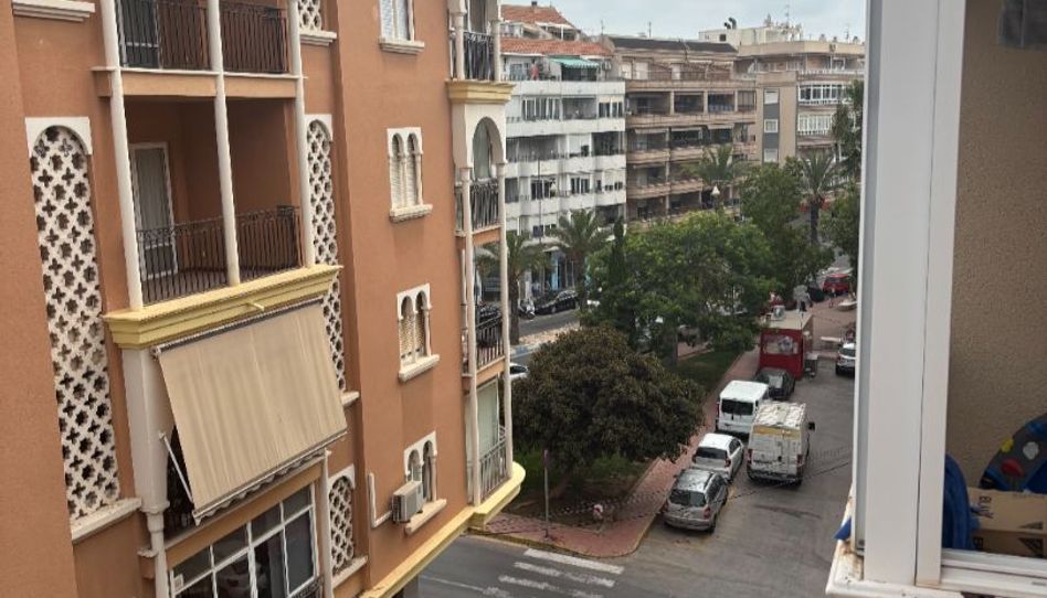 Piso en venta en Calle Vicente Blasco Ibáñez, 146, Zona Playa del Cura, Torrevieja - imagen 1 Foto 1 de Piso en venta en Calle Vicente Blasco Ibáñez, 146, Zona Playa del Cura, Torrevieja