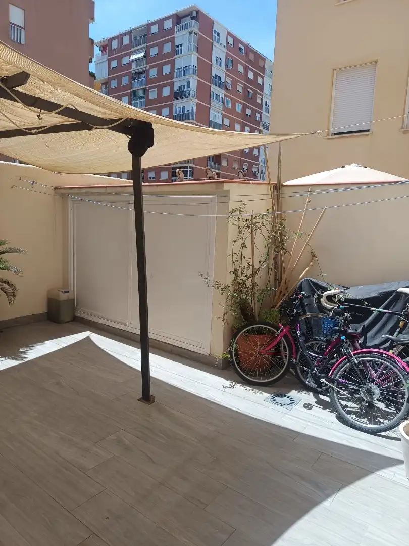 Piso en venta en Calle Héroe de Sostoa, 51, Parque Ayala - Jardín de la Abadía - Huelín Terraza de Piso en venta en Málaga Capital con Terraza y Balcón