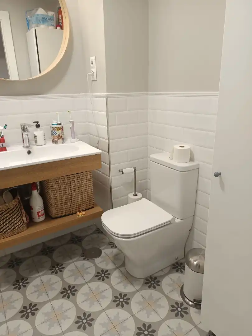 Piso en venta en Calle Héroe de Sostoa, 51, Parque Ayala - Jardín de la Abadía - Huelín Baño de Piso en venta en Málaga Capital con Terraza y Balcón