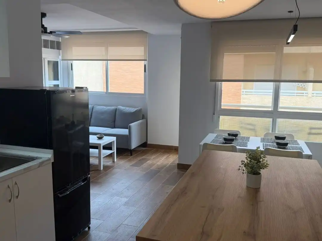 Wohnung zur Miete in Carrer Azorín, 2, Guardamar Playa Wohnzimmer von Wohnung zur Miete in Guardamar del Segura mit Klimaanlage, Heizung und Möbliert