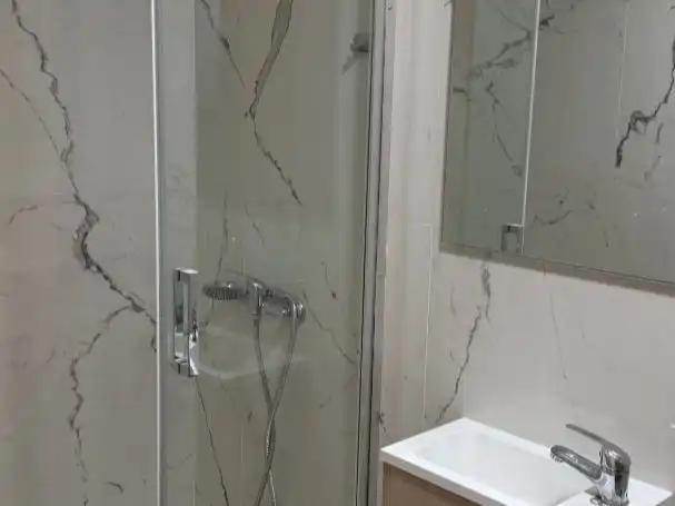 Wohnung zur Miete in Carrer Azorín, 2, Guardamar Playa Badezimmer von Wohnung zur Miete in Guardamar del Segura mit Klimaanlage, Heizung und Möbliert
