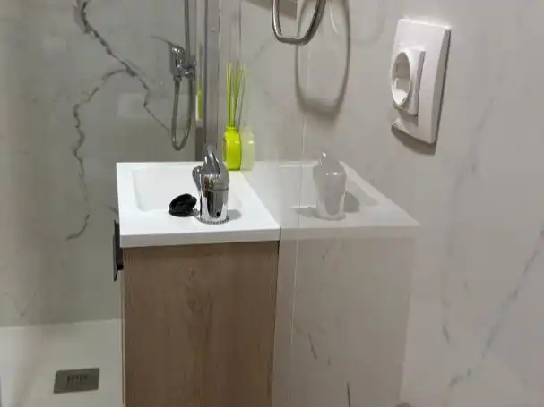Flat for rent in Carrer Azorín, 2, Guardamar Playa Bathroom of Flat for rent in Guardamar del Segura with Air Conditioner, Heating and Furnished