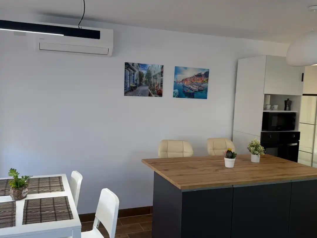 Flat for rent in Carrer Azorín, 2, Guardamar Playa Dining room of Flat for rent in Guardamar del Segura with Air Conditioner, Heating and Furnished