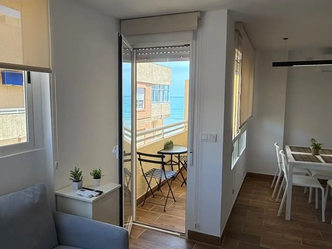 Flat for rent in Carrer Azorín, 2, Guardamar Playa Balcony of Flat for rent in Guardamar del Segura with Air Conditioner, Heating and Furnished