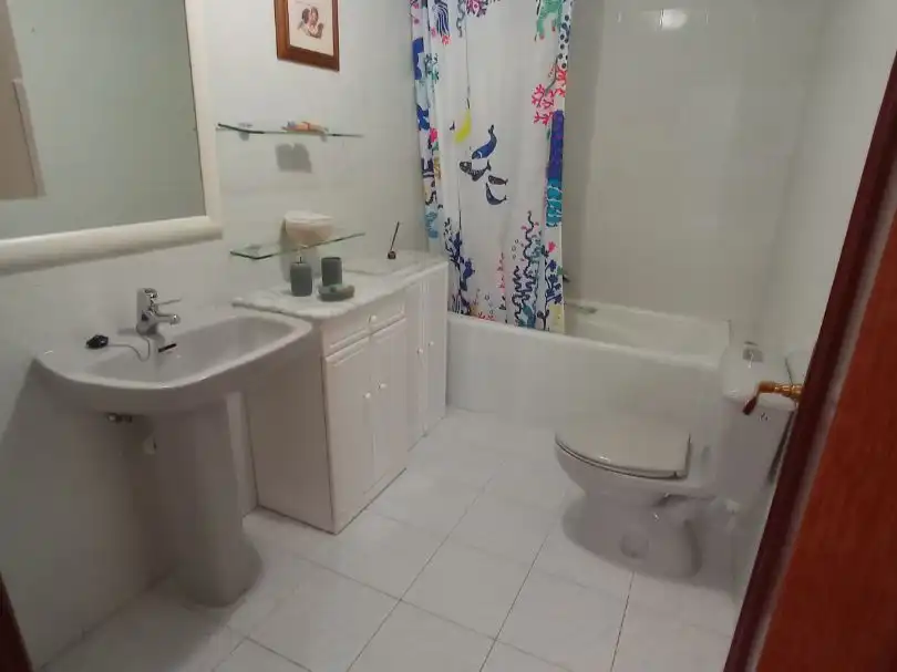Piso de alquiler en Calle Álvarez de Castro, 12, Burgo de Osma - Ciudad de Osma Baño de Piso de alquiler en Burgo de Osma - Ciudad de Osma con Calefacción, Parquet y Trastero