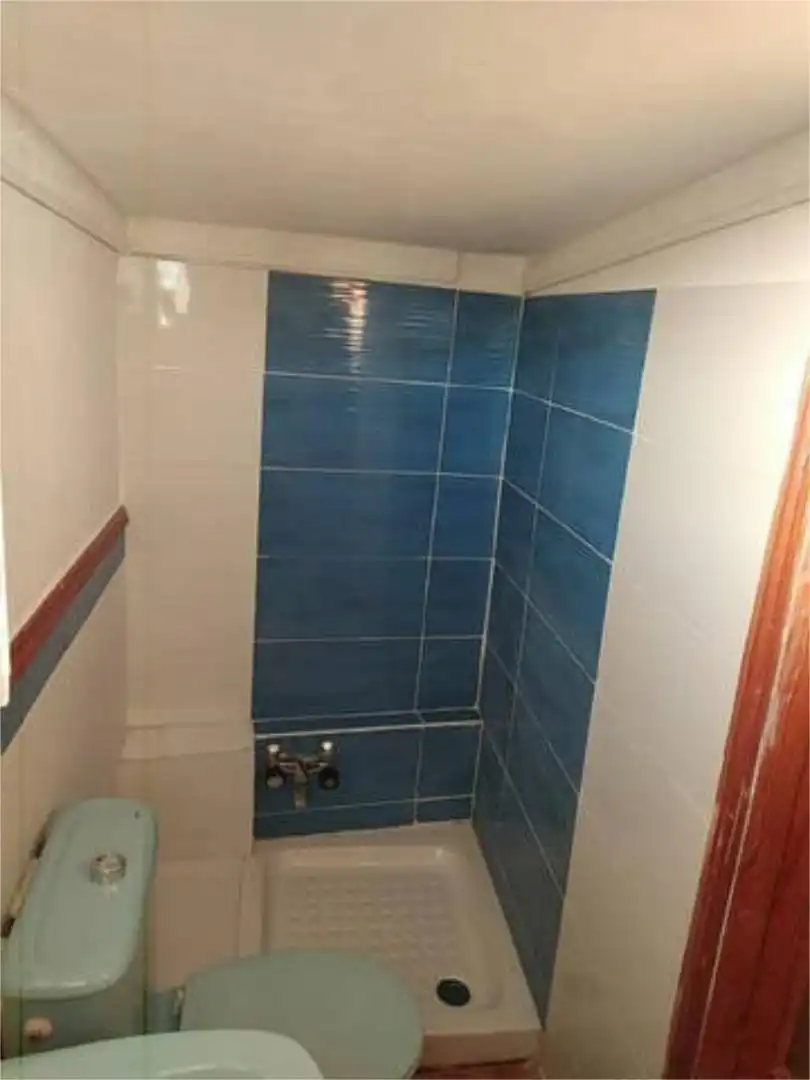 Apartamento de alquiler en Santa María de Guía de Gran Canaria Baño de Apartamento de alquiler en Santa María de Guía de Gran Canaria con Terraza