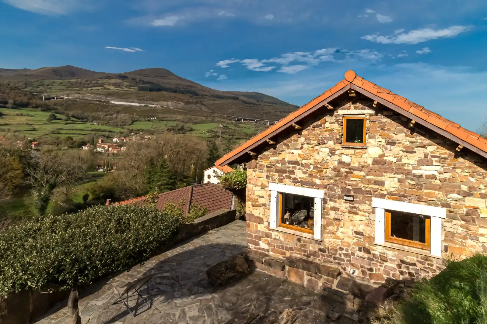 Vista exterior de Casa o chalet en venta en Bárcena de Pie de Concha