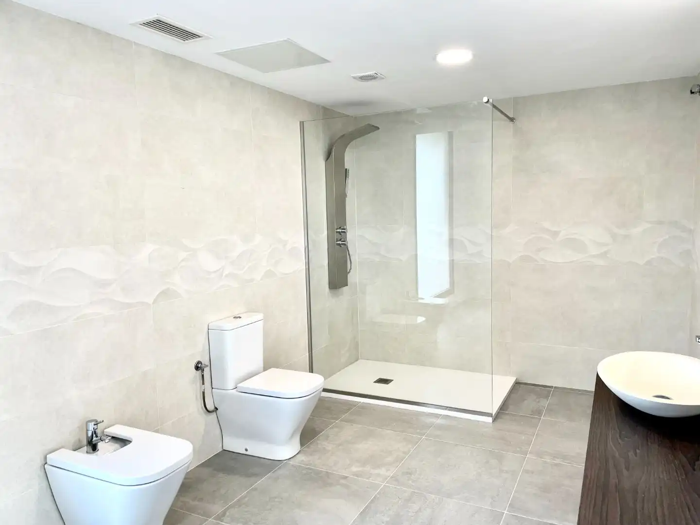 Houses for rent in Carrer del Doctor Puigvert, 7, Bonavista Bathroom of Houses for rent in El Vendrell with Air Conditioner, Heating and Private garden