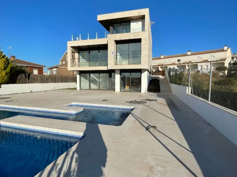 Houses for rent in Carrer del Doctor Puigvert, 7, Bonavista Exterior view of Houses for rent in El Vendrell with Air Conditioner, Heating and Private garden