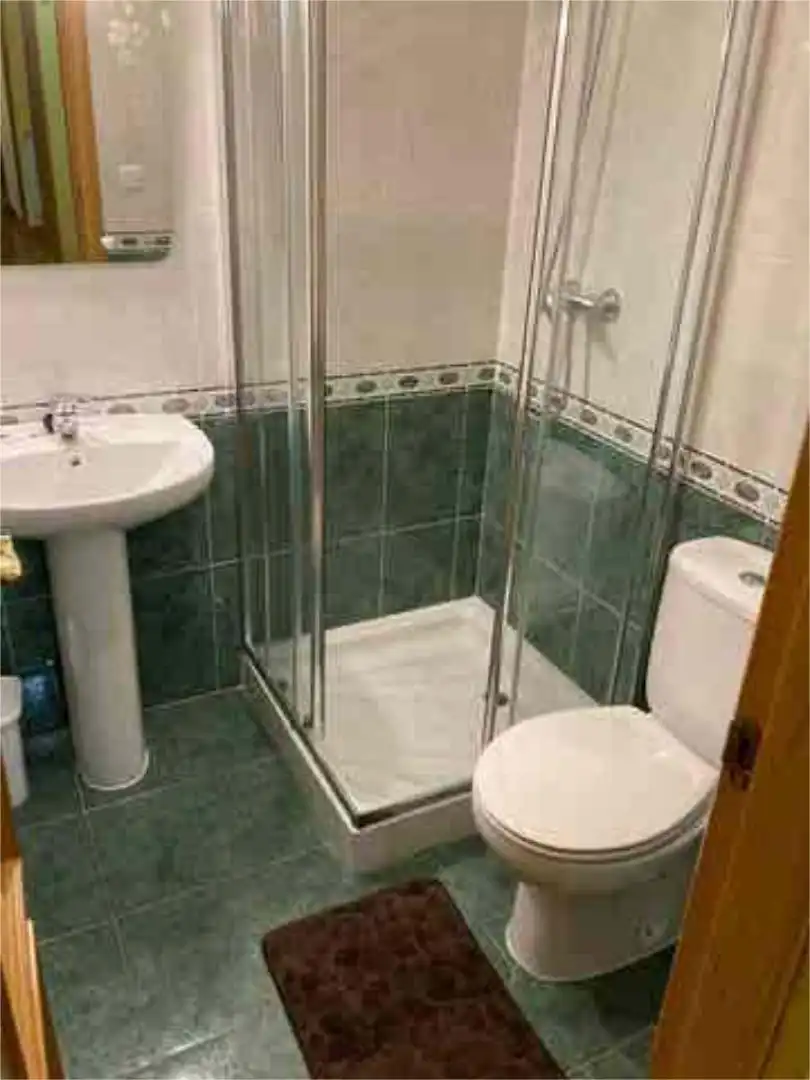 Badezimmer von Dachboden zur Miete in Valverde de la Virgen mit Heizung, Terrasse und Möbliert
