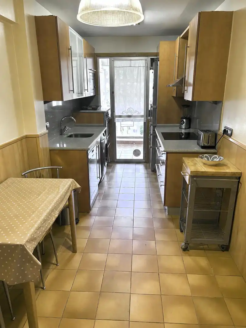 Küche von Wohnung zum Verkauf in Donostia - San Sebastián  mit Terrasse und Balkon