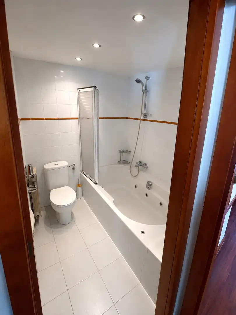 Badezimmer von Wohnung zum Verkauf in Donostia - San Sebastián  mit Terrasse und Balkon