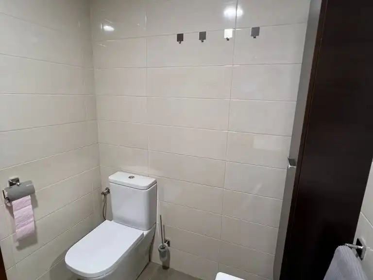 Flat for rent in Calle Don Sancho de Castilla, 11, Centro Bathroom of Flat for rent in Alcalá de Guadaira with Air Conditioner, Parquet flooring and Furnished
