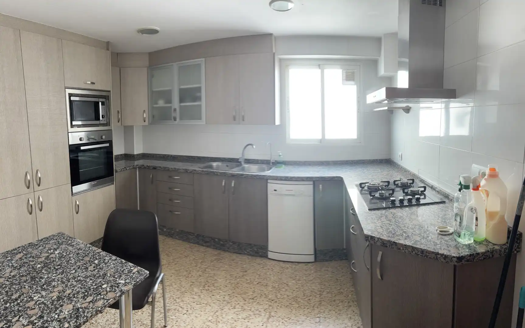 Piso en venta en Plaza Constitución, 4, Zona Concordia Cocina de Piso en venta en Burjassot con Terraza y Balcón