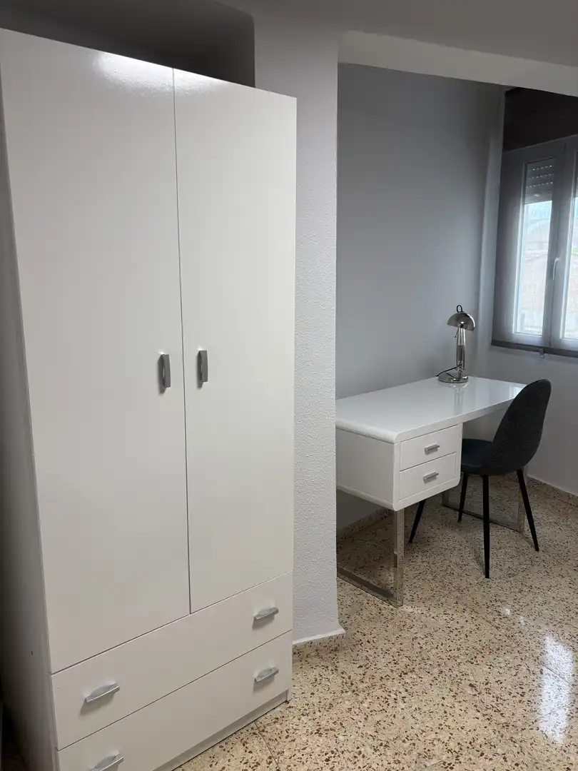 Piso en venta en Plaza Constitución, 4, Zona Concordia Habitación de Piso en venta en Burjassot con Terraza y Balcón