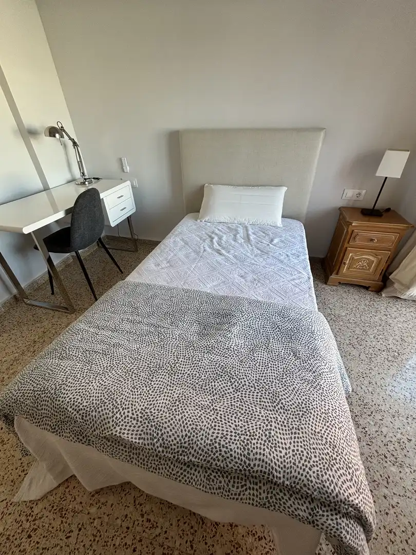 Piso en venta en Plaza Constitución, 4, Zona Concordia Habitación de Piso en venta en Burjassot con Terraza y Balcón