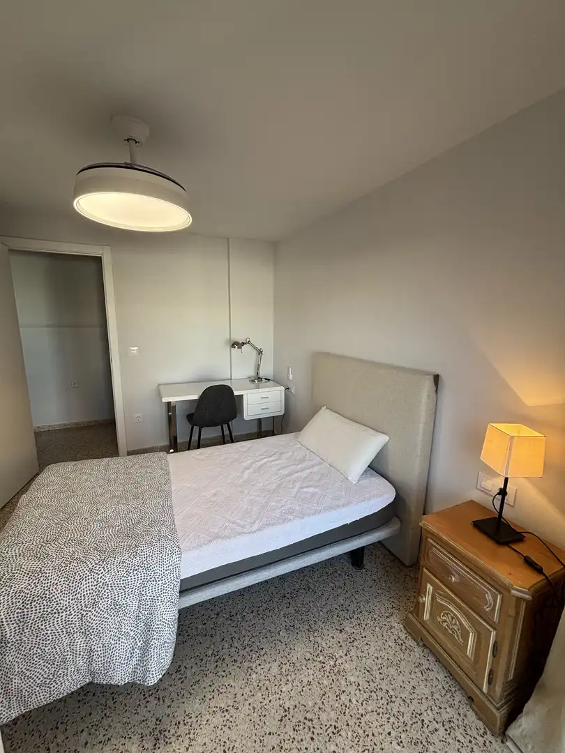 Piso en venta en Plaza Constitución, 4, Zona Concordia Habitación de Piso en venta en Burjassot con Terraza y Balcón