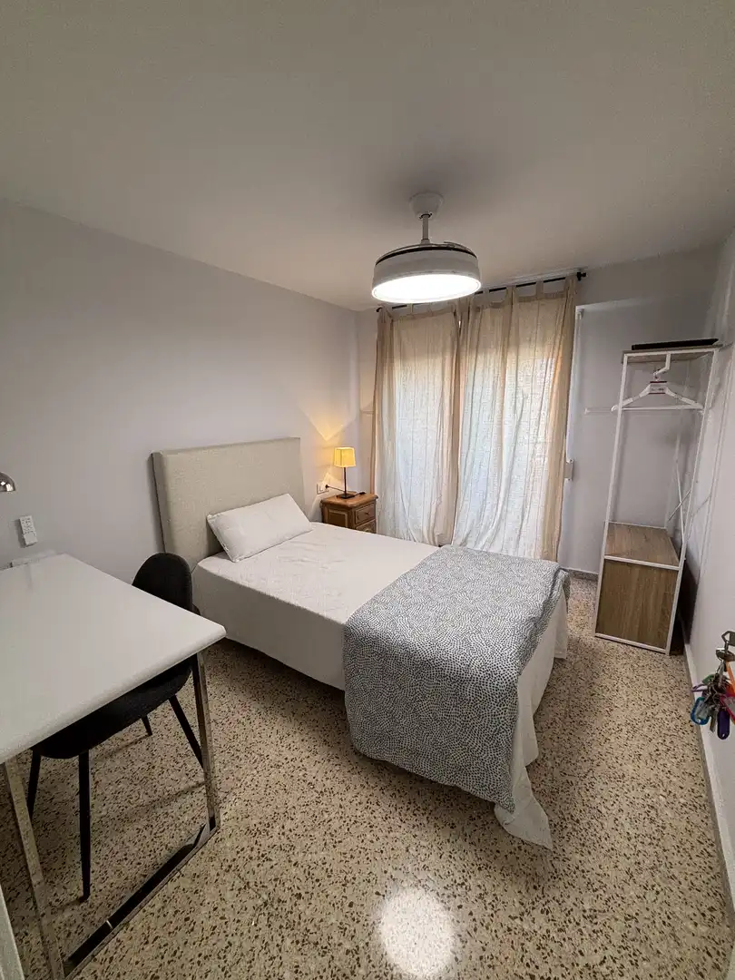 Piso en venta en Plaza Constitución, 4, Zona Concordia Habitación de Piso en venta en Burjassot con Terraza y Balcón