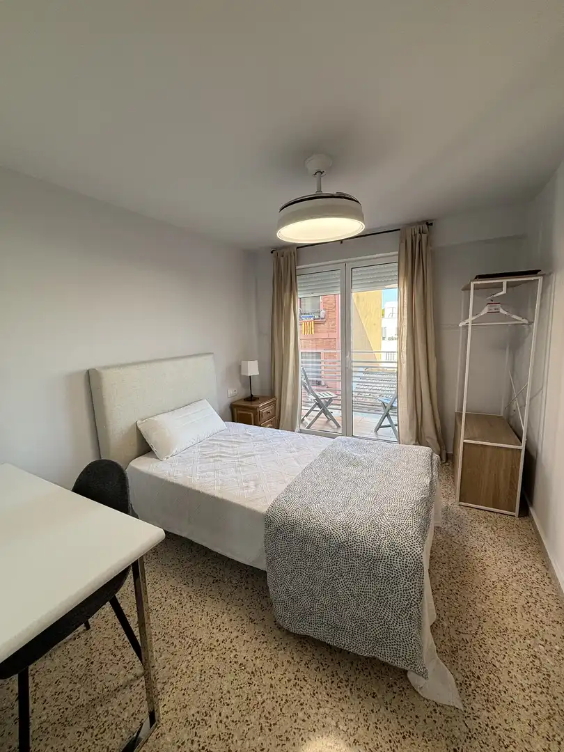 Piso en venta en Plaza Constitución, 4, Zona Concordia Habitación de Piso en venta en Burjassot con Terraza y Balcón
