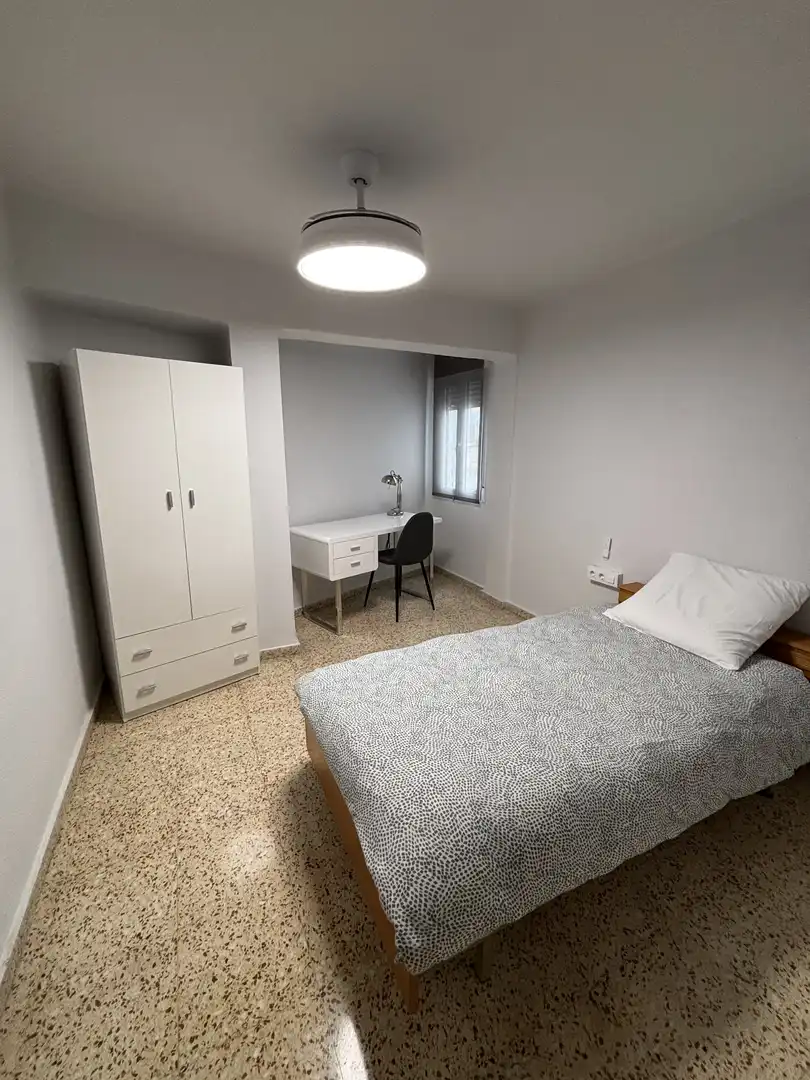 Piso en venta en Plaza Constitución, 4, Zona Concordia Habitación de Piso en venta en Burjassot con Terraza y Balcón