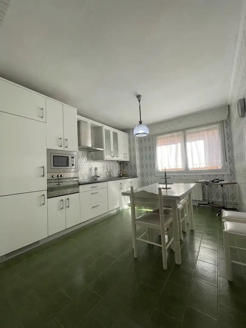 Wohnung zum Verkauf in Arabella Etxaldea, 54, Arabella Küche von Wohnung zum Verkauf in Bilbao mit Heizung, Möbliert und Gemeinschaftsparkplatz