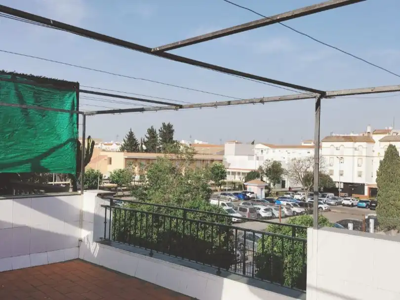 Casa adosada de alquiler en Calle la Casa de Bernarda Alba, 41, San José de la Rinconada Terraza de Casa adosada de alquiler en La Rinconada con Aire acondicionado, Calefacción y Parquet