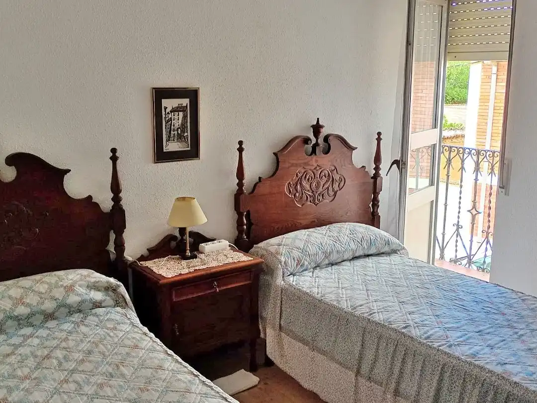 Casa adosada en venta en Calle Medico Demilio Bartolome, 4, Cea Habitación de Casa adosada en venta en Cea con Jardín privado, Terraza y Trastero