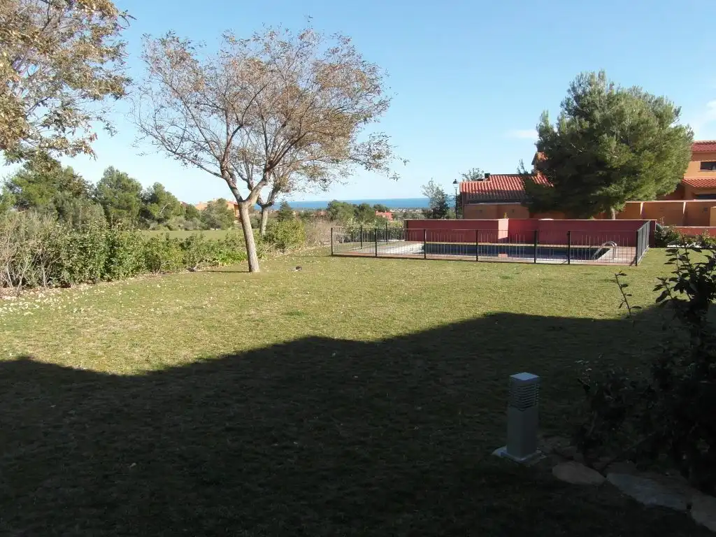 Casa adosada en venda a Carrer de L'aufinac, 2, Bonmont Terres Noves Casa adosada en venda en Mont-roig del Camp amb Aire condicionat, Terrassa i Piscina