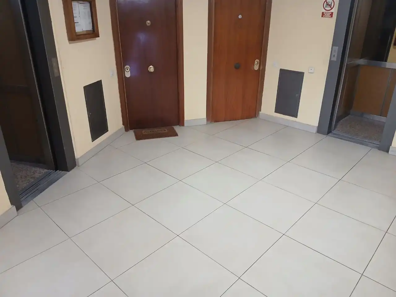 Piso en venta en Calle de Tembleque, 50, Aluche Piso en venta en Madrid Capital con Aire acondicionado